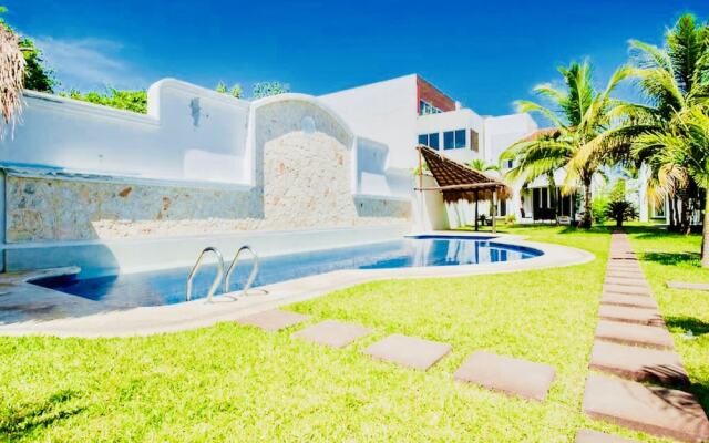 Gorgeous 11 People Villa With Pool Playacar Phase 2