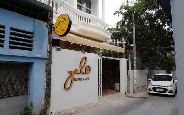 Yelo Hostel & Cafe