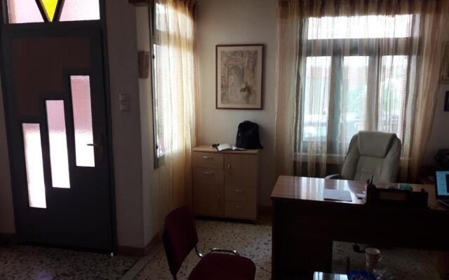 Studio NEFELI Β'οροφος