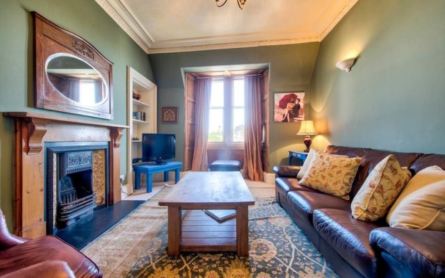 Old Town 1-bed Apartment With Stunning Views