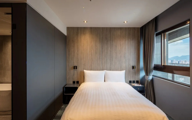 Roaders Plus Hotel Taipei Station