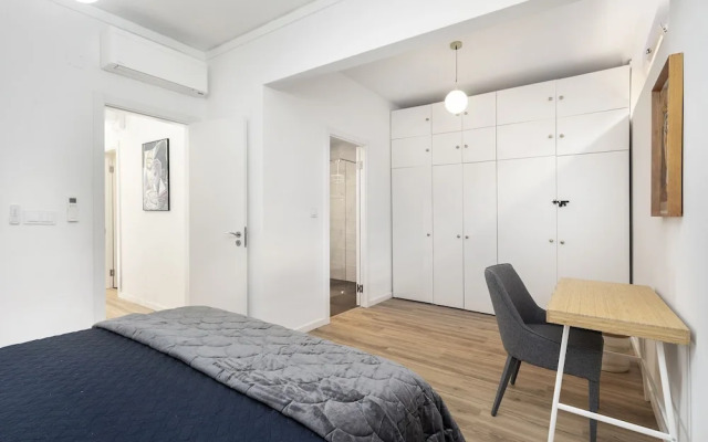 Suburban Serenity Family Home With Pool