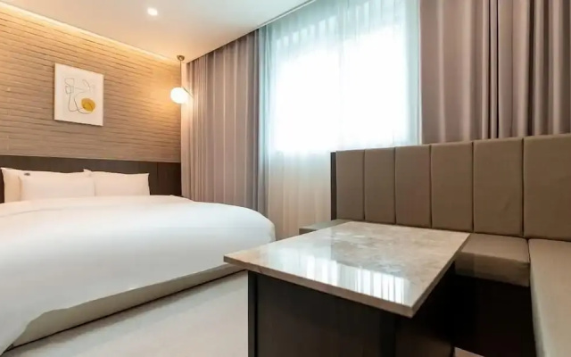 Jecheon Hound Hotel