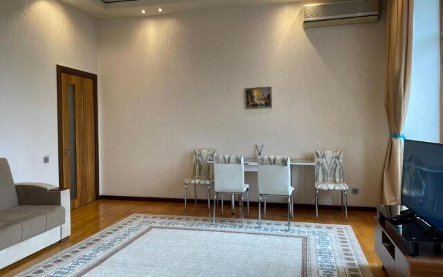 Gloriya Boulevard Apartment