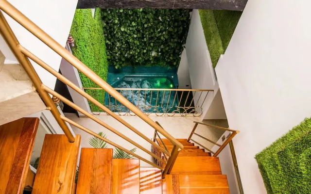 Park Lleras 11br Pool Jacuzzi