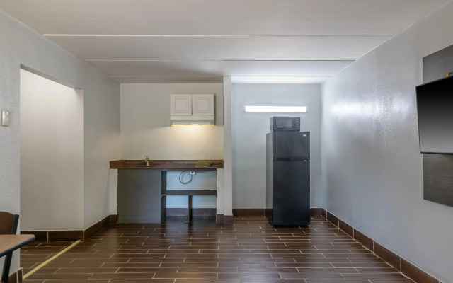 Motel 6 Stockbridge, GA – Hwy 138 W