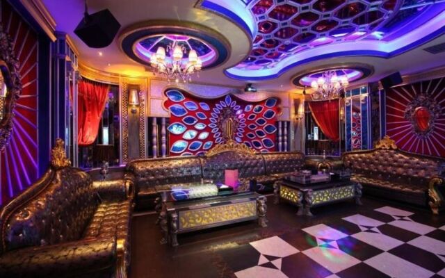 Hechi Shuntai Hotel