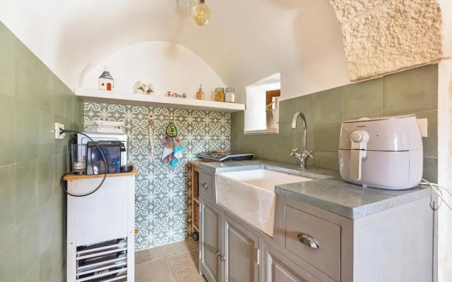 4023 Trullo Domi by Perle di Puglia