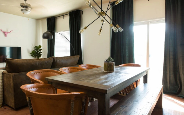 Central Austin Apartments by WanderJaunt