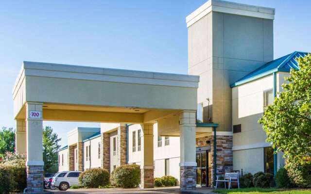 Quality Inn Clarksville - Exit 11