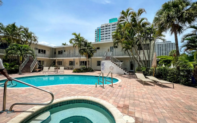 North Beach Hotel