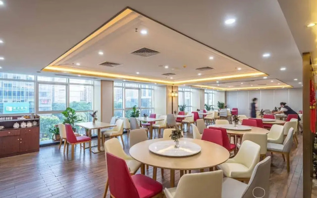 Lucky Holiday International Hotel Pazhou Convention and Exhibition Center Zhujiang New Town Branch