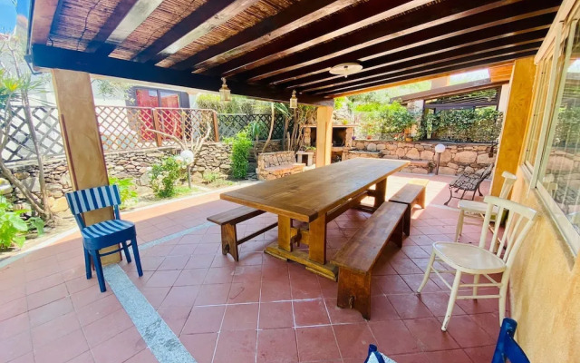 Villa Pavoncella Con Piscina
