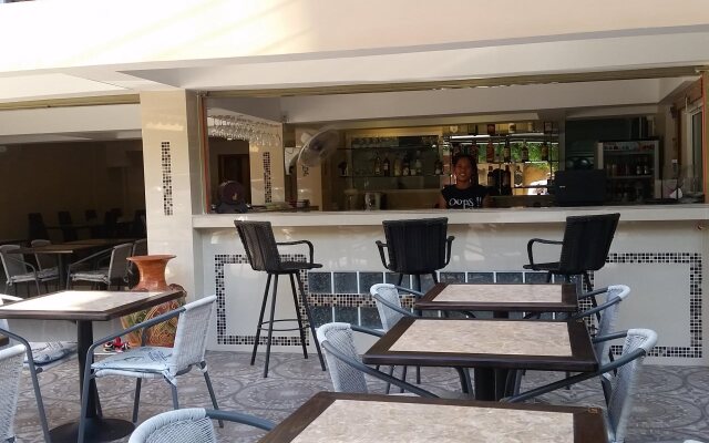 Patumnak Beach Guesthouse