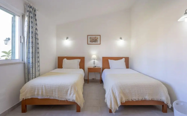 7 Club Atl Ntico Fabulous Five Bedroom Villa WI