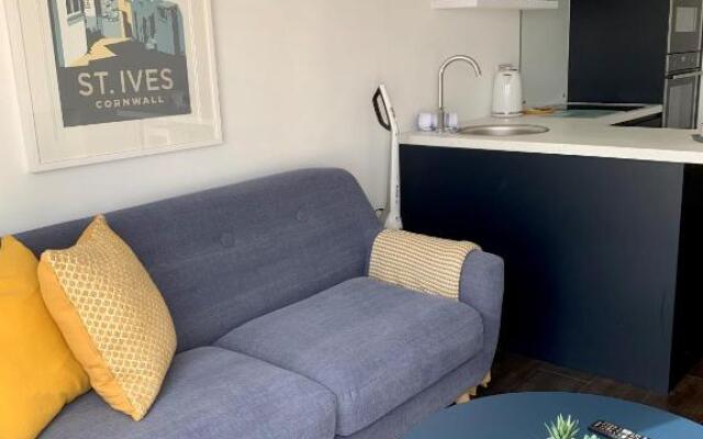 Modern studio apartment with stunning views!