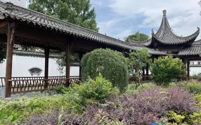 Xanadu Hotel In Yi County