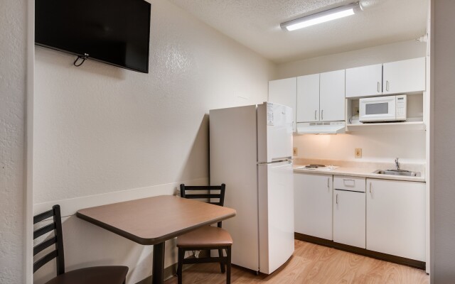 Birch Hill Suites Kansas City – Independence
