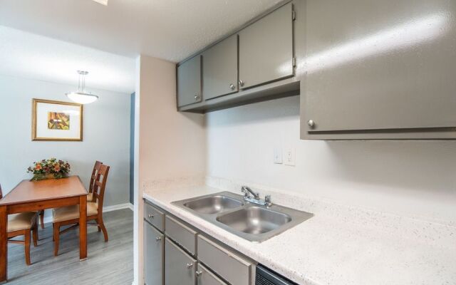 OYO Apartments at Eden Pointe