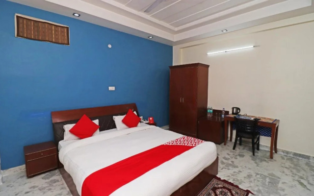 Mannat Residency By OYO Rooms