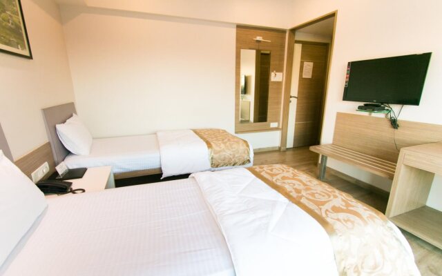 Seasons Hotel