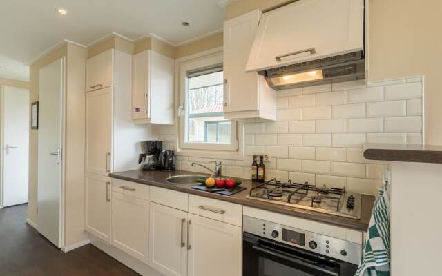 Well Furnished Mobile Home with Dishwasher near Water