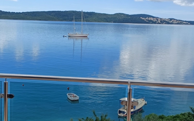 Apartment Marija - 10 m from pebble beach: A1 Trogir, Riviera Trogir