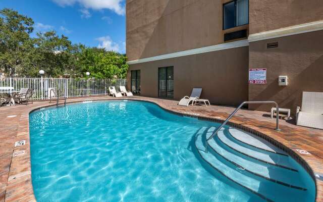 Comfort Suites Fort Pierce I-95