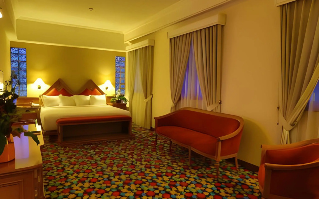 Royal Denai Hotel – Guest Rooms – Bukittinggi
