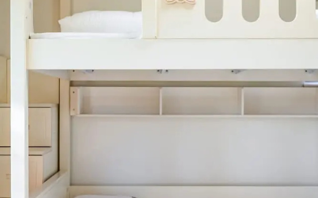 Perfect Family Home With Fireplace Spacious Yard