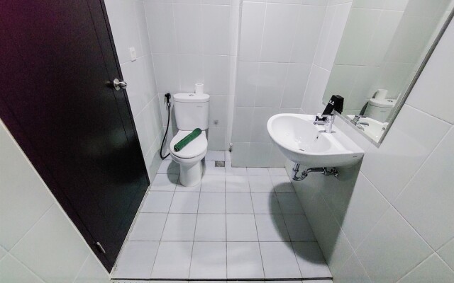 Warm And Cozy Stay Studio At Casa De Parco Apartment