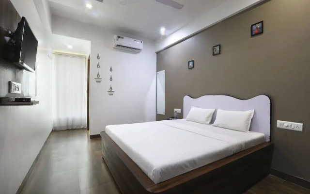 OYO 12817 White house beach resort