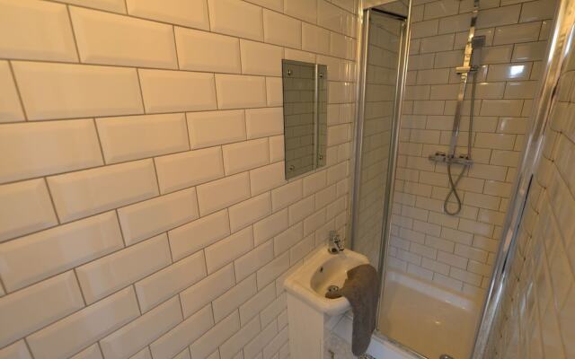 Plush Holiday Home in Coventry Near Coventry University