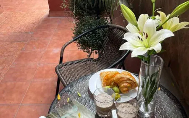 Апартаменты Фамилия Делюкс на улице Строителей, д.3