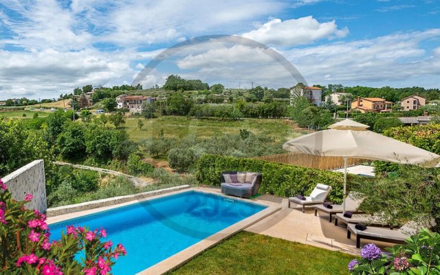 Stunning Home in Vizinada With Outdoor Swimming Pool, 3 Bedrooms and Wifi