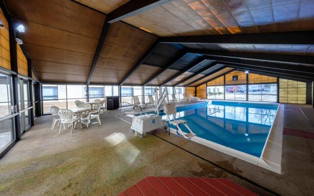 Red Roof Inn & Suites Newburgh – Stewart Airport/ West Point