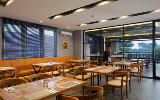 Batiqa Hotel Darmo - Surabaya