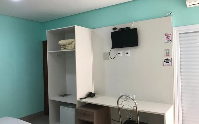 Emmis Park Hotel