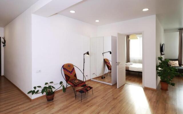Wehost Stylish Apartment Near Fabrika
