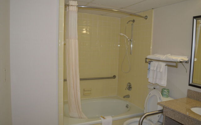Rodeway Inn & Suites