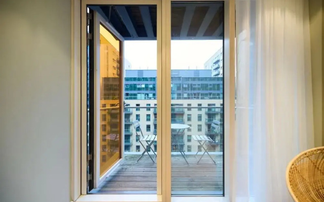 The Millharbour Retreat - Elegant 1bdr Flat With Balconies