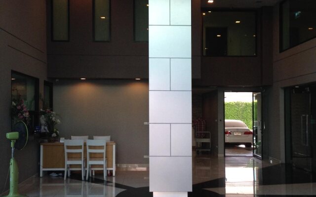 Ipremium Sukhumvit 81 Hotel