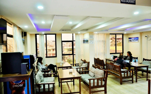 Famous House Kathmandu - Hostel