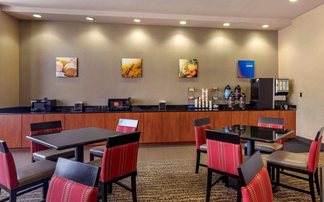 Comfort Inn DFW North-Irving