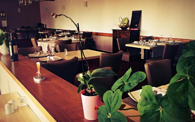 Hotel - Restaurant Le Clos des Cedres