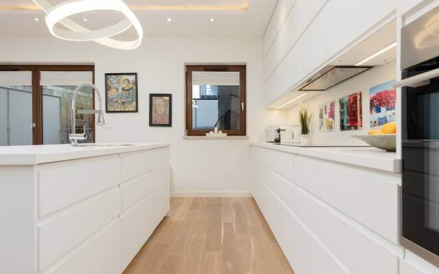 3 Bedroom Apartment by Renters