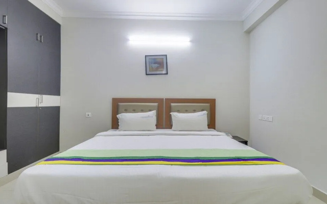 FabHotel Rithikha Inn Manapakkam