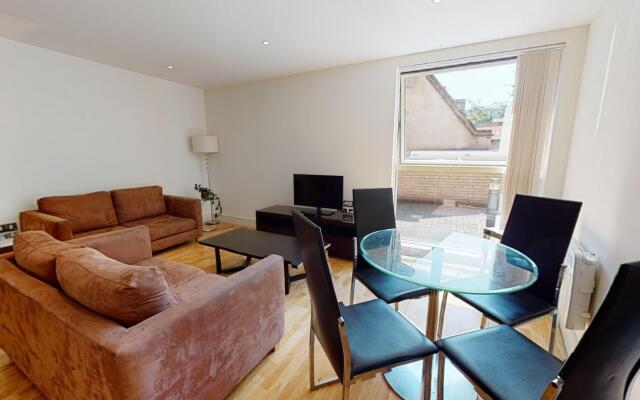 Comfy One Bedroom Apartment in Heart of Waterloo
