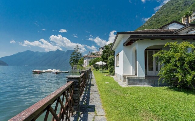 Sala Comacina Villas
