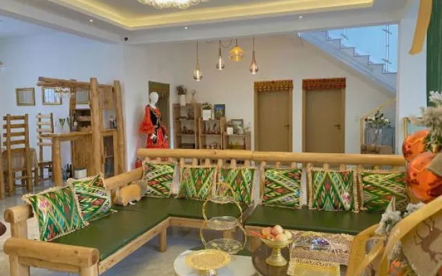 Yining Yueye Homestay